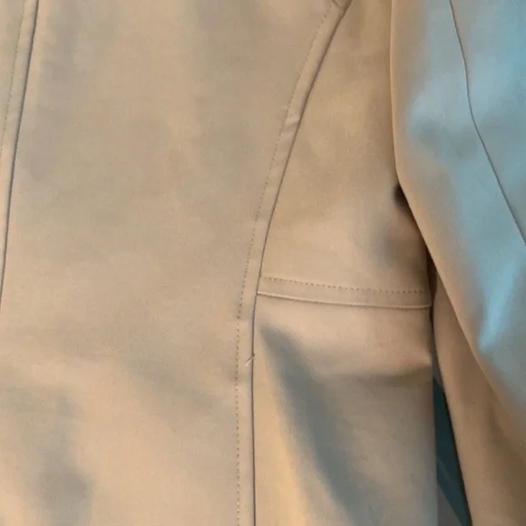 Ann Taylor Blazer Ann Taylor Notched Two Button Blazer with Stretch Size 2 - Picture 8 of 10